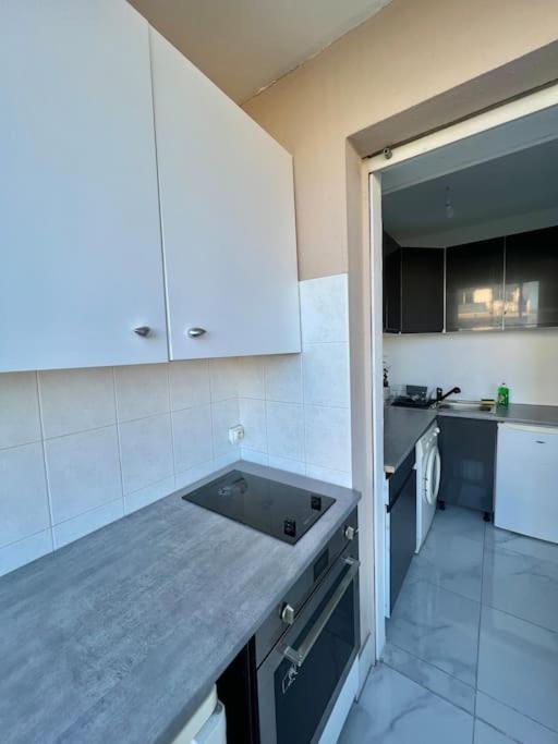 Studio 4 Couchages A 12 Min De La Plage A Pied Avec Wifi, Le Parking Est En Option Antibes Exterior photo